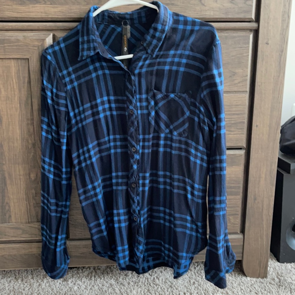 Light weight button down flannel